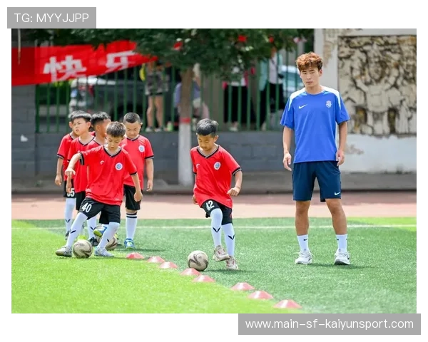 现代足球教练在换人调整中对于战术平衡的把握（324 ）